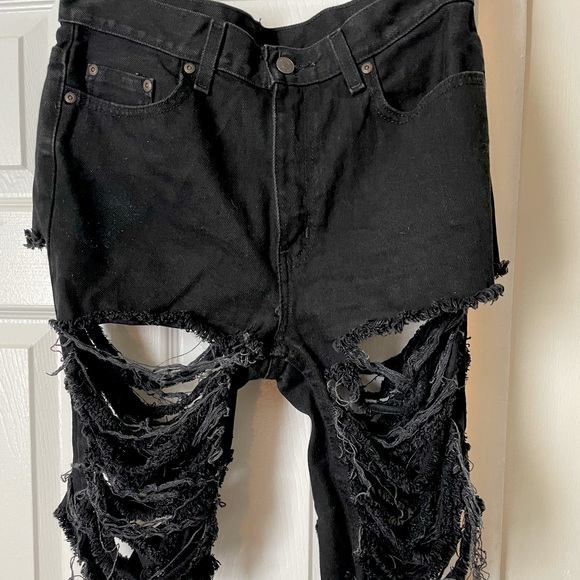 Distressed shorts - Picture 1 of 2